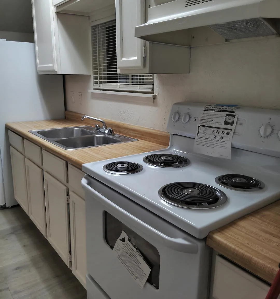 Studio, $800 — Photo 4