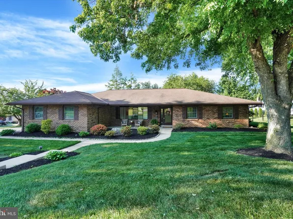 3465 Blackfriar Ln, York, PA 17402