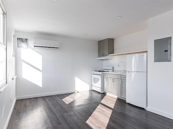 2nd image of 2926 Colerain Ave #2