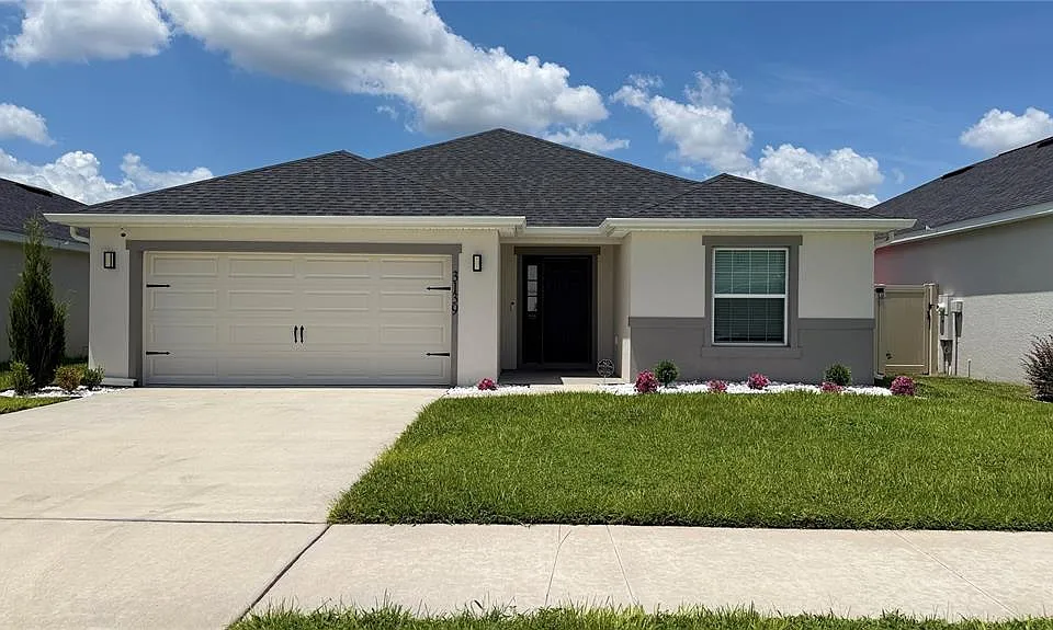 3139 Laurel Oak Ln