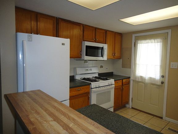 4th image of 440 Meadow Green Ln