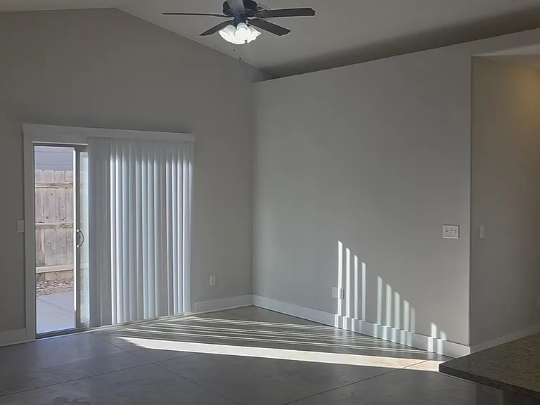 E Sunflower Dr — Photo 4