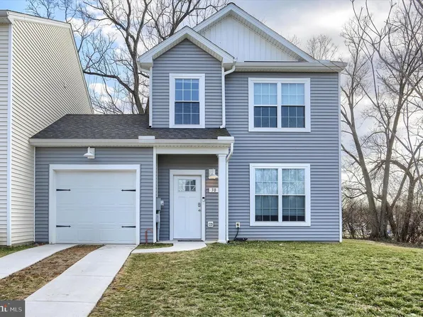 30 Parkview Dr, Carlisle, PA 17013