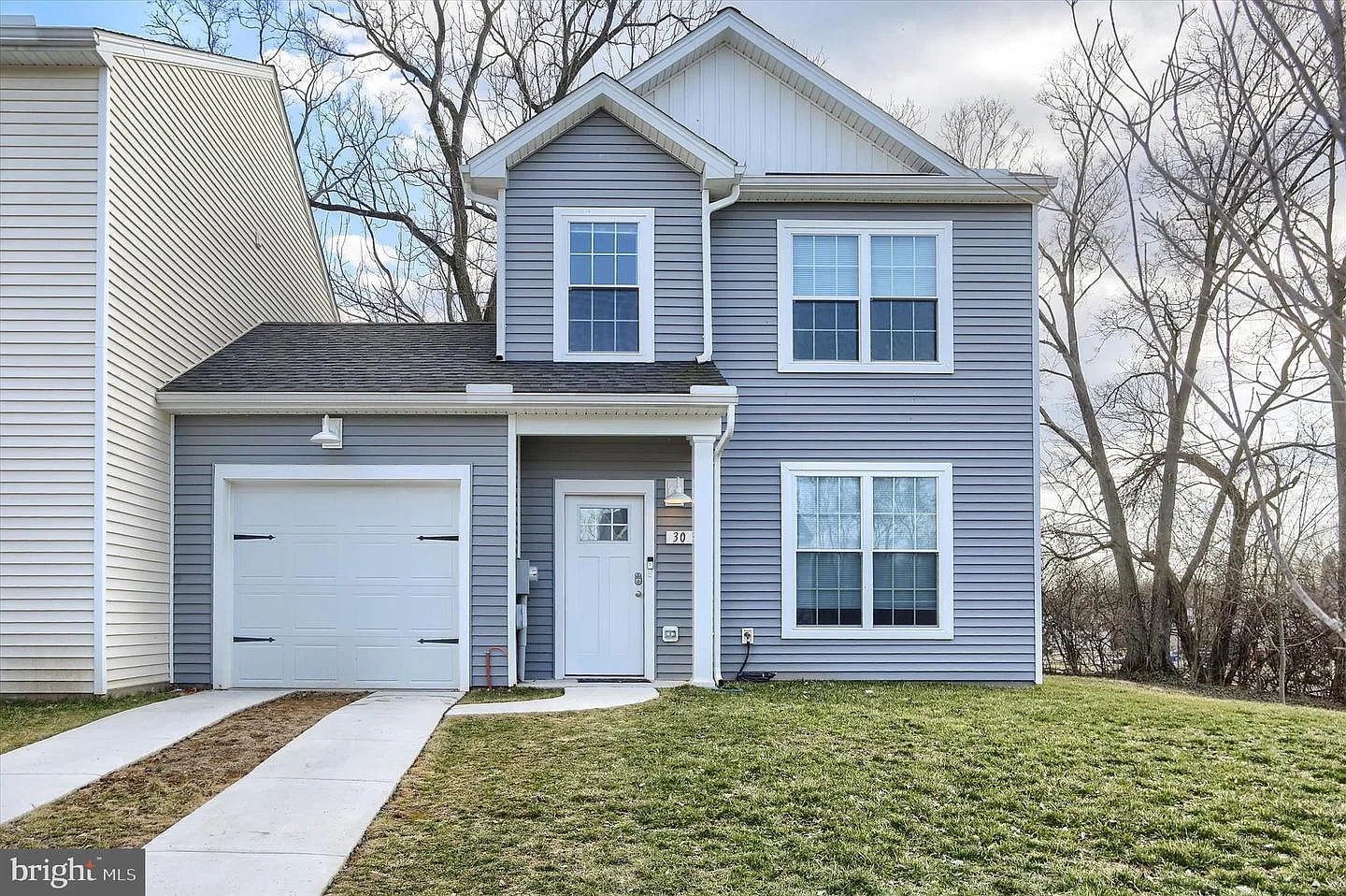 30 Parkview Dr photo 1