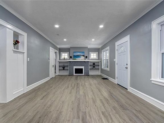 4th image of 16819 Bradgate Ave