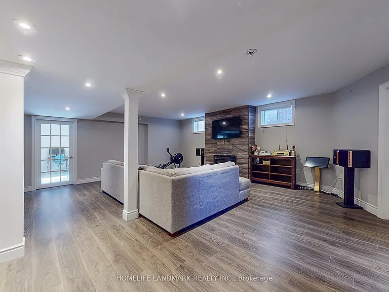 73 Graihawk Dr — Photo 30