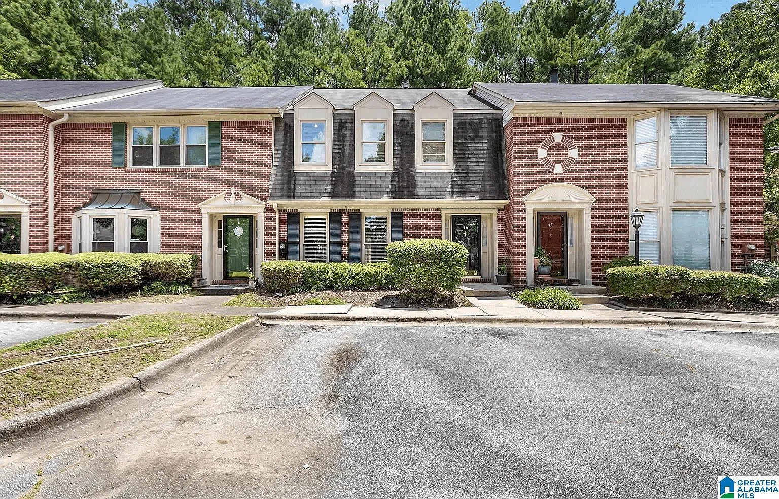 3 bed, 2.5 bath, $2,100 — Photo 1