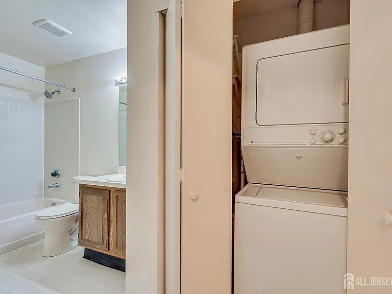 115 Ravens Crest Dr — Photo 16