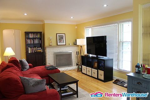 3rd image of 1026 Prior Ave S