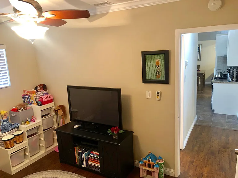2018 Plant Ave #A — Photo 9
