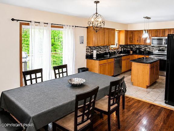 5th image of 132 Crystal Dr