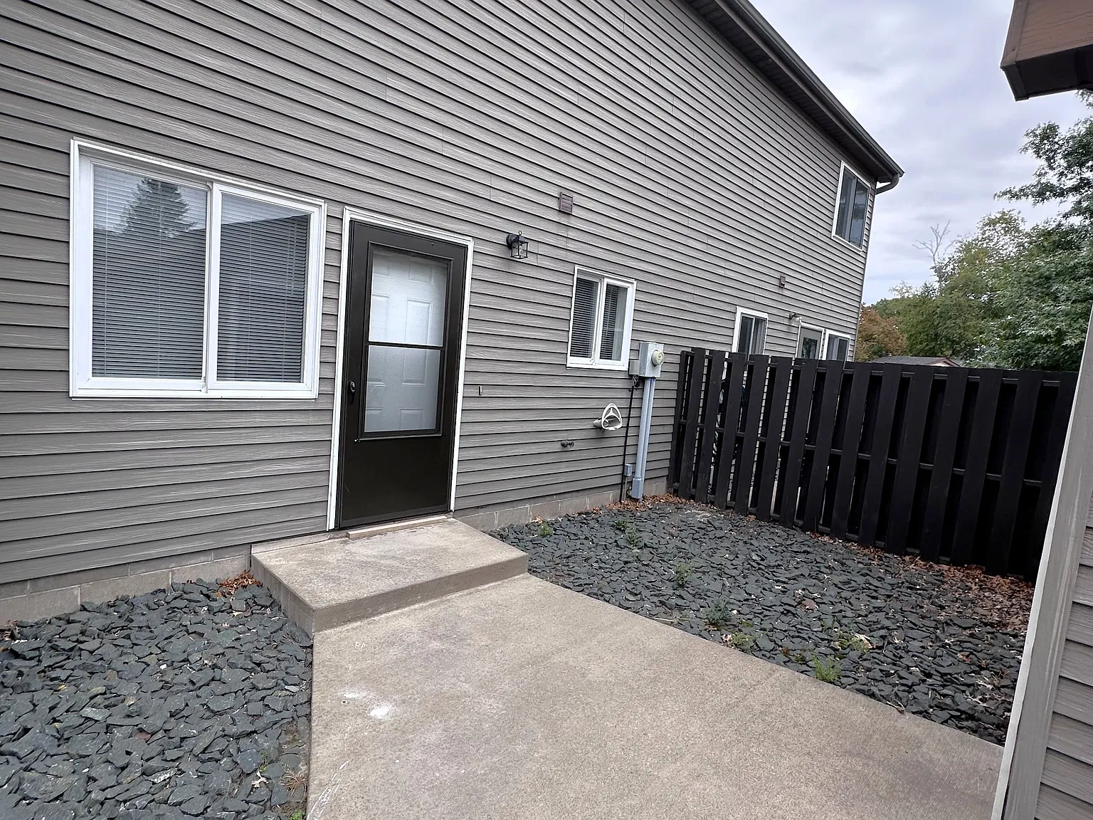 2 bed, 1.5 bath, $1,650 — Photo 2