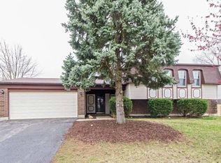 417 Galahad Rd, Bolingbrook, IL 60440