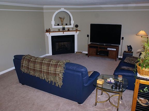 3rd image of 317 Samuel Dr