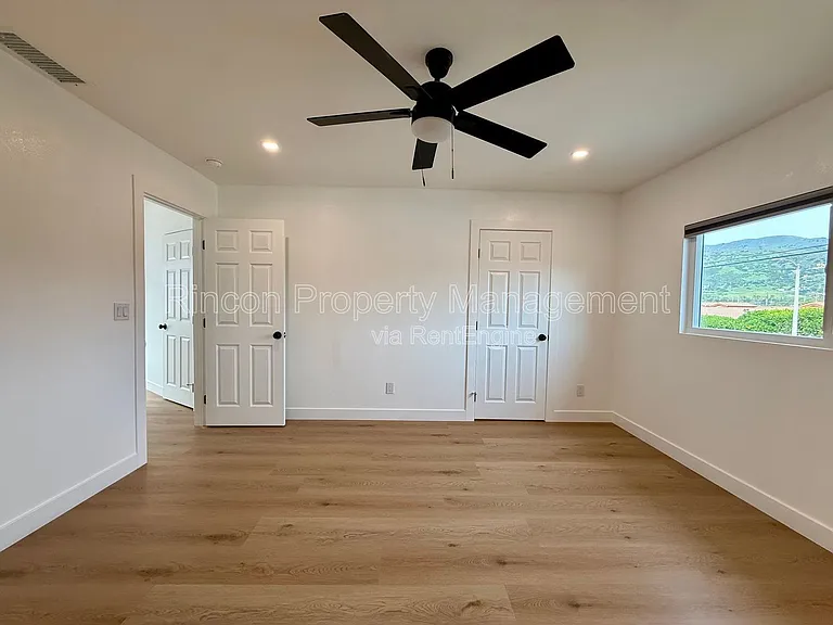 607 Lemon Way #B — Photo 11