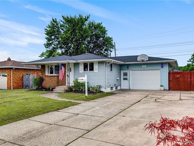 41 Dennis Ln, Cheektowaga, NY, 14227