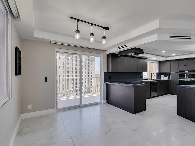 205 E Harmon Ave #1012 — Photo 15