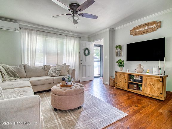 3rd image of 86 Clermont Pl