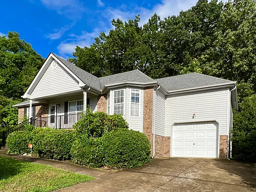 1028 Saddlestone Dr Photo 1