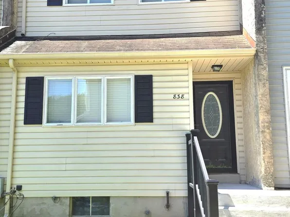 838 Hasting Ct, Newark, DE 19702