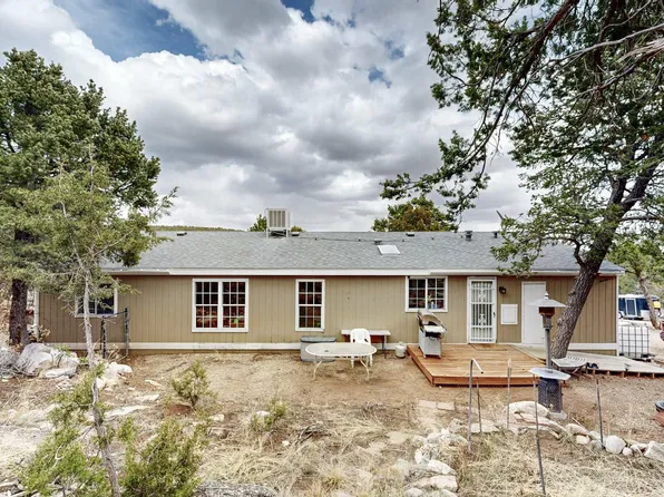 15 William Bonney Rd, Edgewood, NM 87015