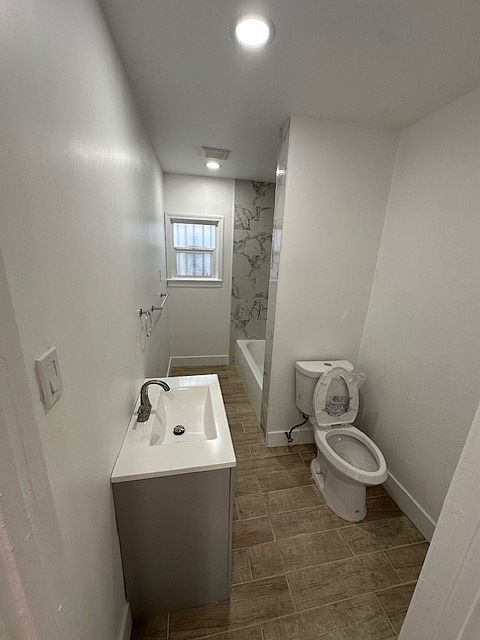 1st image of 748 W 10th St #1