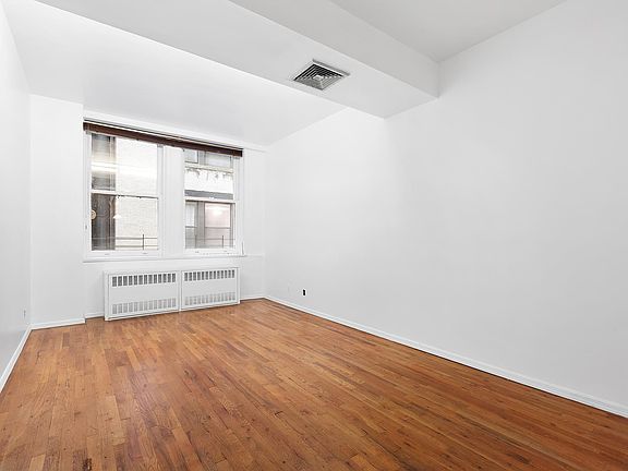 3rd image of 176 Broadway APT 7D