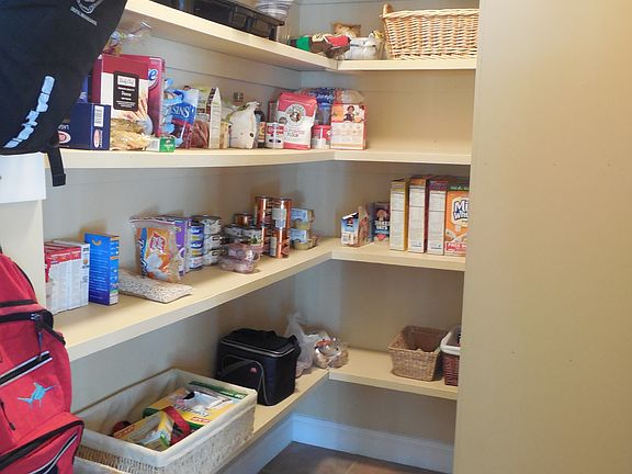 Large walk in pantry (kitche