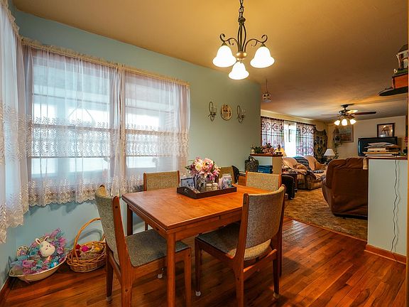 5th image of 1387 SE Bluestem Rd