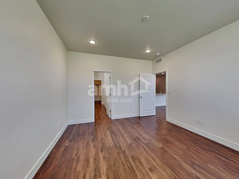 941 Rivermist Pl — Photo 11
