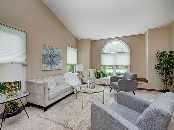 4th image of 7427 Bramblewood Ln