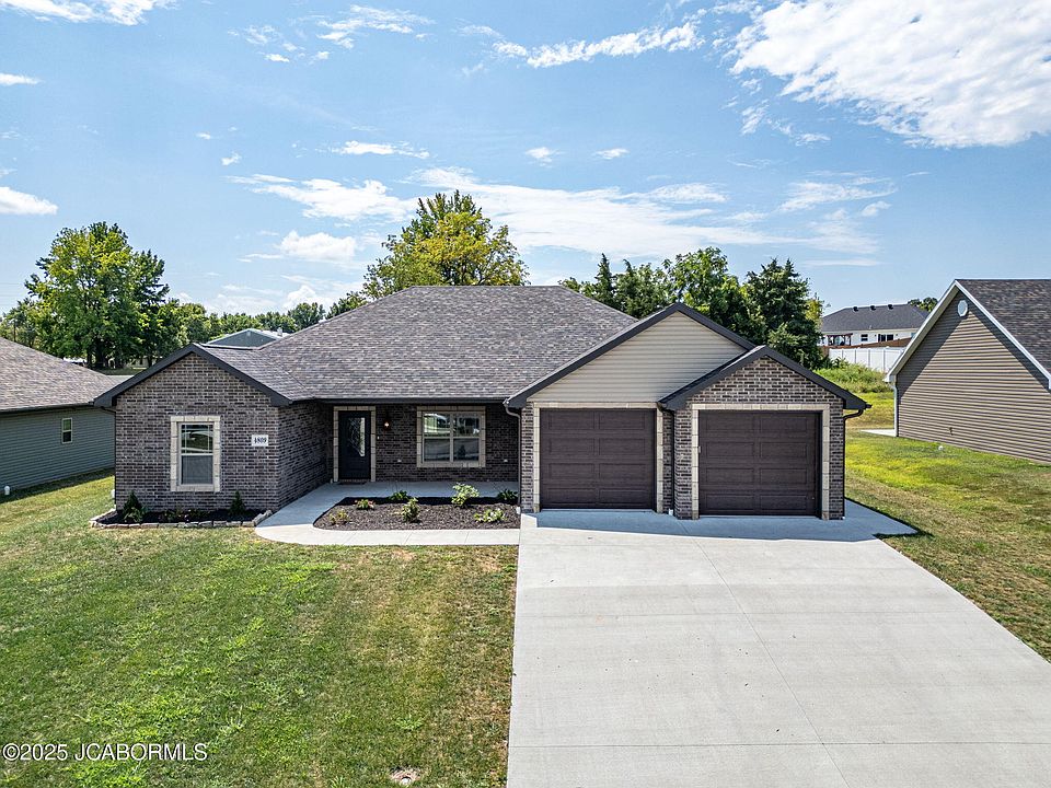 1st image of 4809 Carly Dr