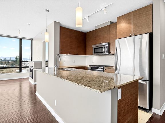 5th image of 400 Capilano Rd #1908