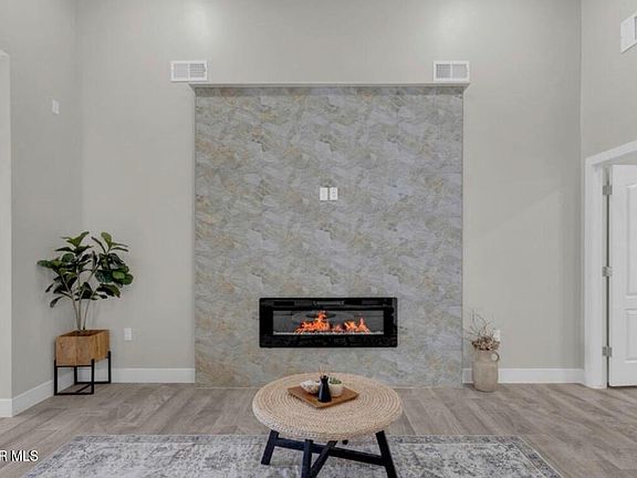 2nd image of 661 Oak Ridge Ct