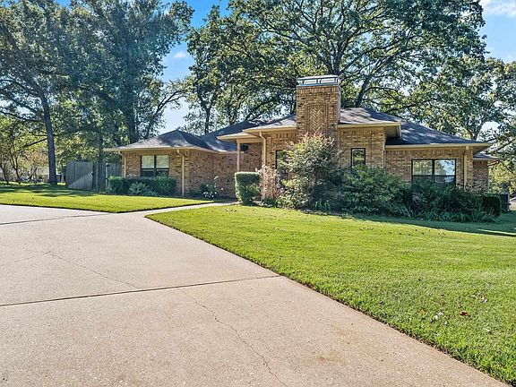 5th image of 313 Royal Cir