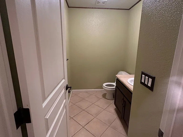 1741 E Alcala Dr — Photo 11