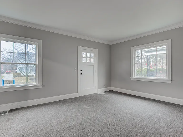 366 N Firestone Blvd — Photo 3