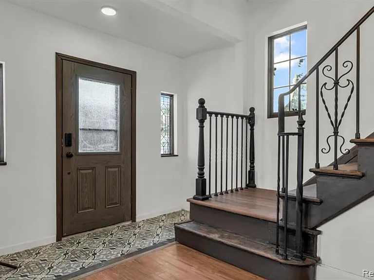 4000 Tyler St — Photo 11