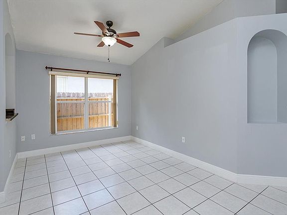 5th image of 267 Easton Cir