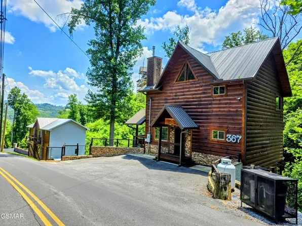 367 Wiley Oakley Dr, Gatlinburg, TN 37738