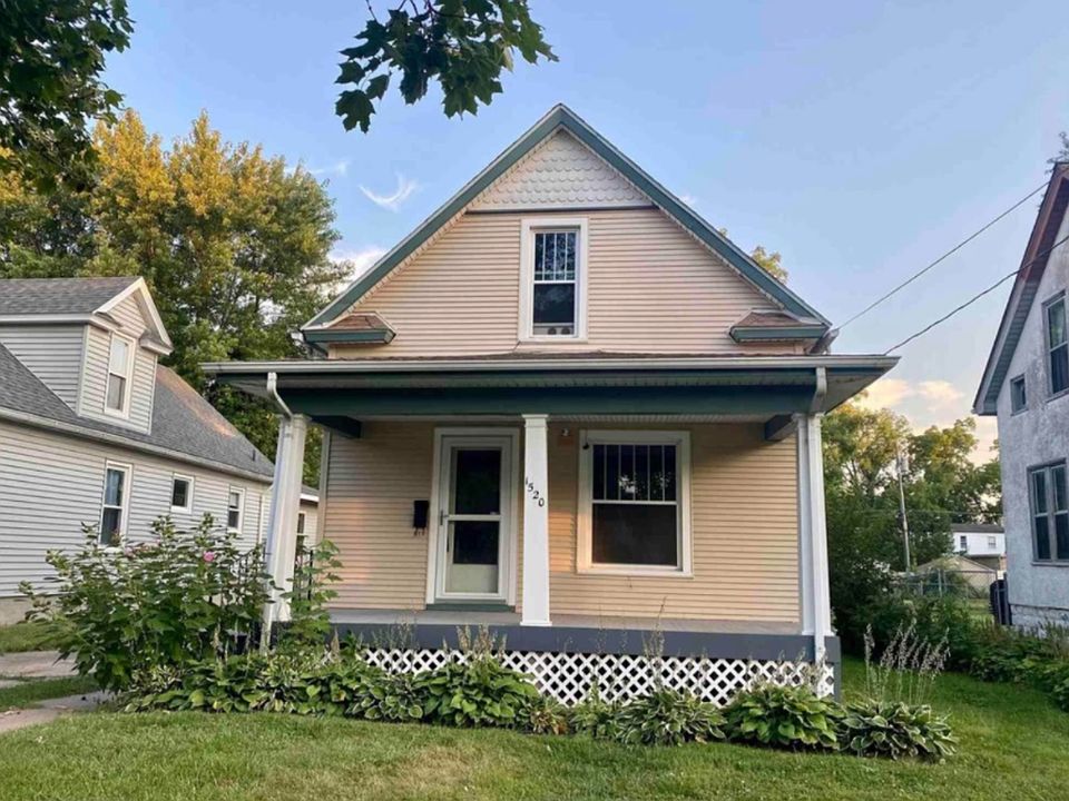 1st image of 1520 21st Ave