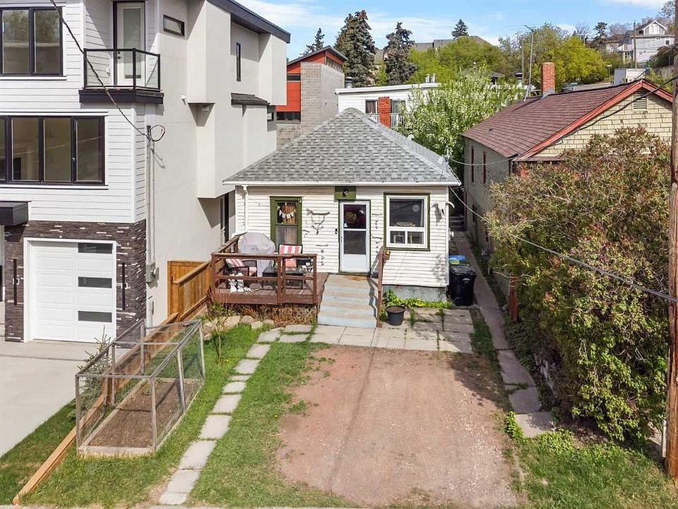 1st image of 2520 W 16b St SW