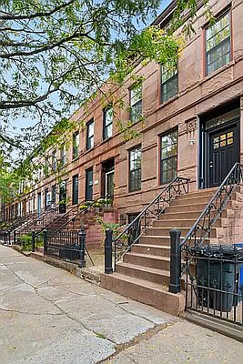 2nd image of 125 Chauncey St