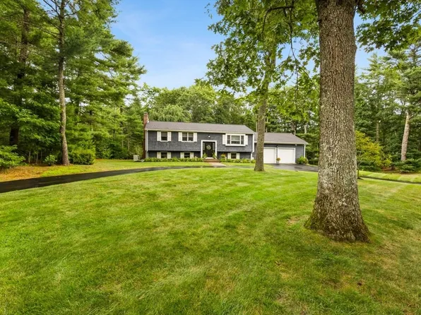 26 Delorenzo Dr, Duxbury, MA 02332