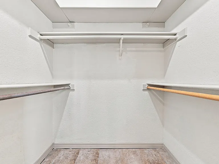 2207 Lancaster Gate Cv — Photo 16