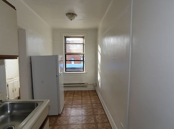 5th image of 431 W Belden Ave APT C304