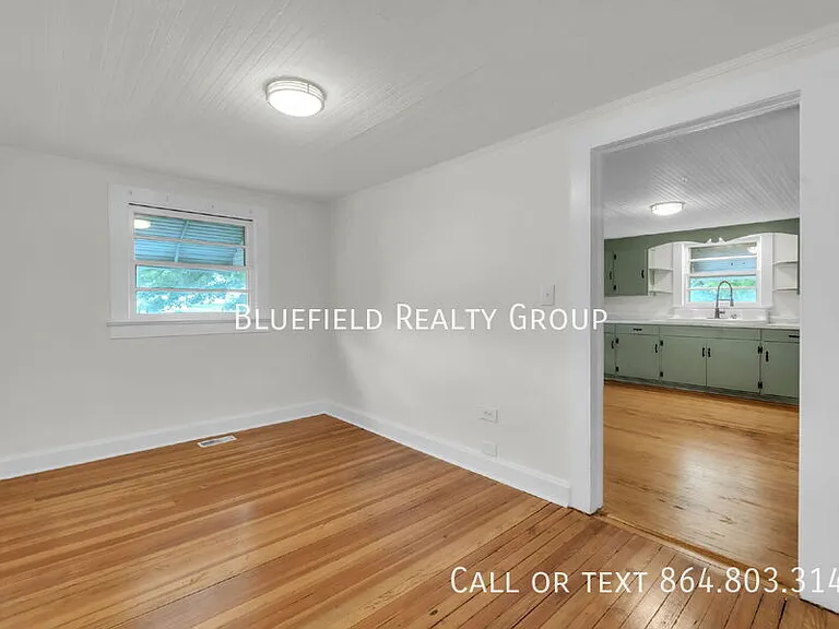 8 Brock St — Photo 9