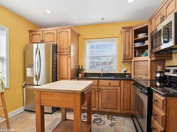 5th image of 10006 S Artesian Ave