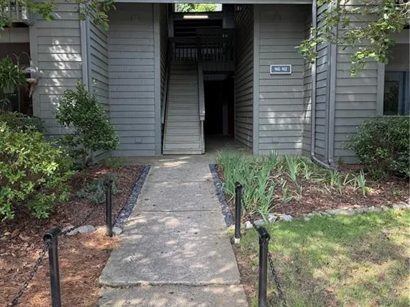 908 Tuxworth Cir, Decatur, GA 30033