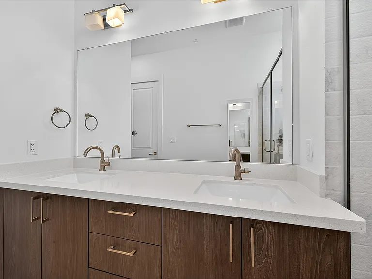 2401 Crawford St #C3D — Photo 25